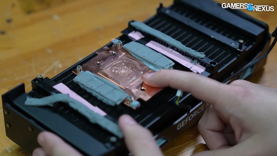 Acer正同时开发英伟达和AMD旗舰显卡，展示集成水冷散热设计的RTX 4090
