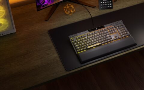 美商海盗船发布新款K70 MAX RGB机械键盘，以及HS80 MAX游戏耳机 - 超能网